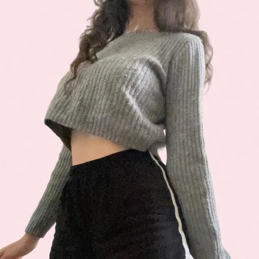 Brandy Melville Gray Ribbed Sweater